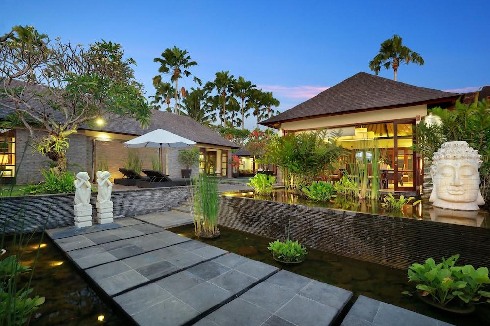 Peppers Seminyak Villa Exterior photo